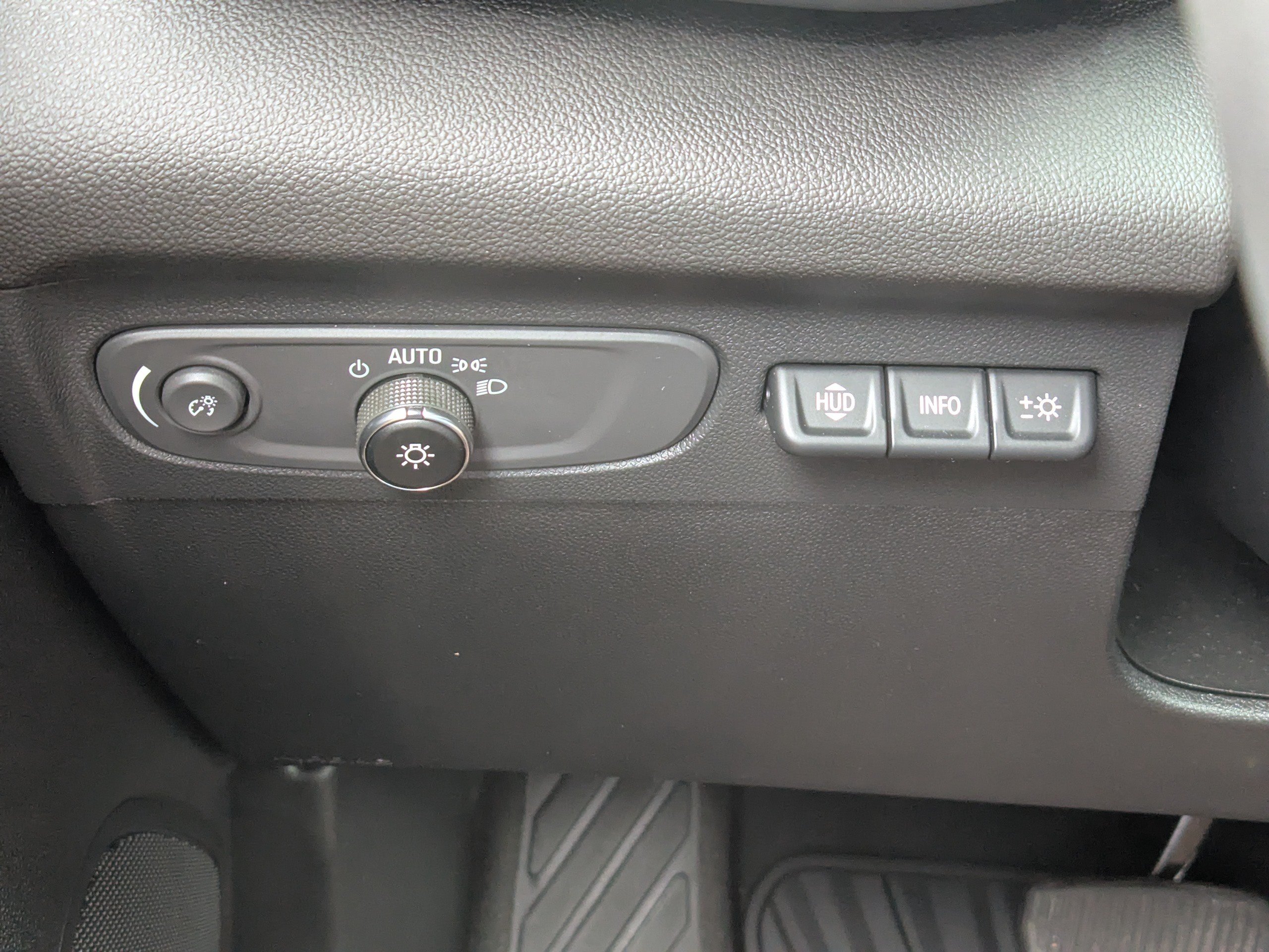 Used 2023 Buick Envision Avenir AWD/4WD image 32