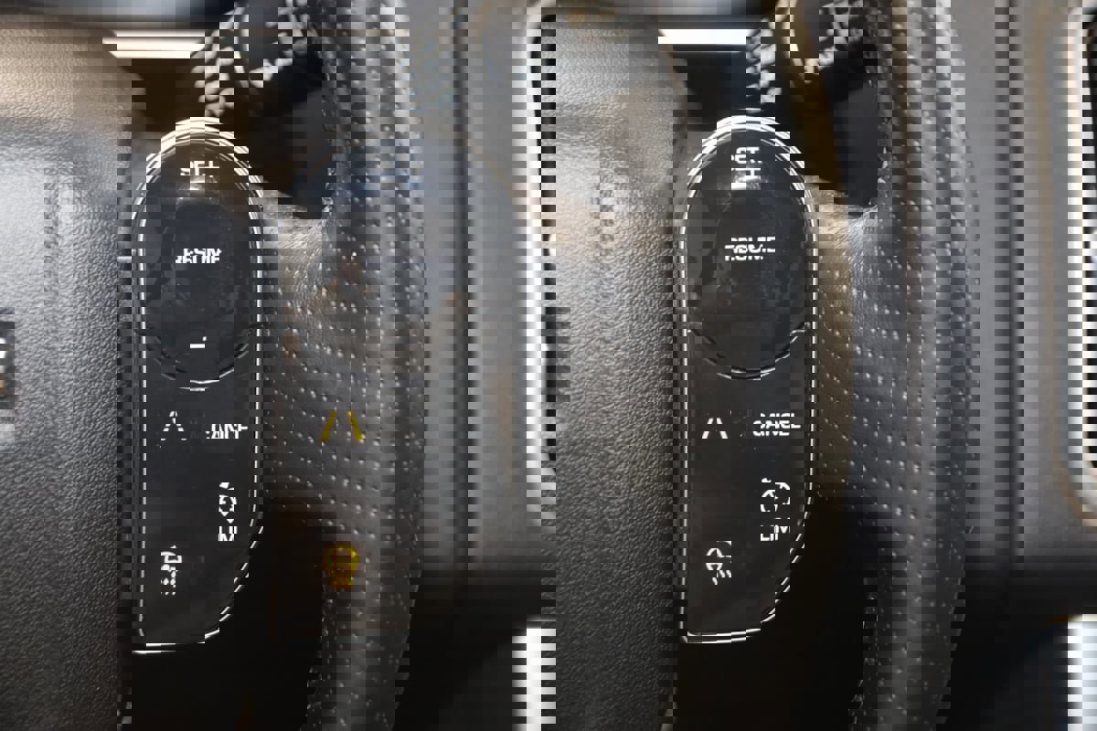 Used 2018 Land Rover Range Rover Sport HSE image 35