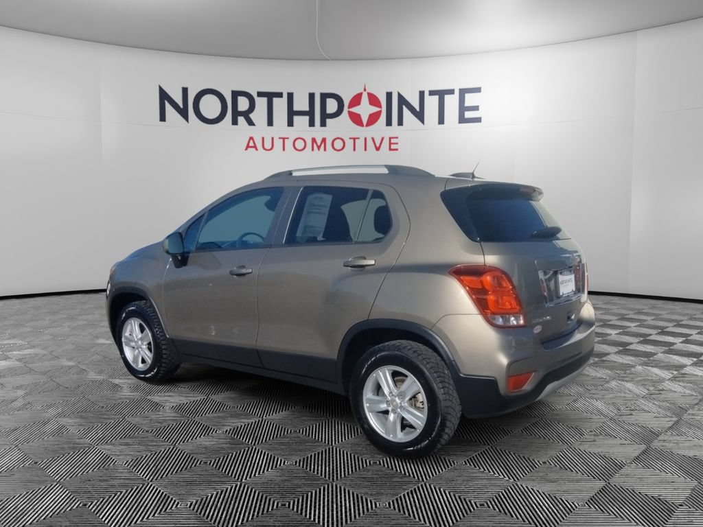 Used 2022 Chevrolet Trax LT w/ LT Convenience Package AWD/4WD image 4
