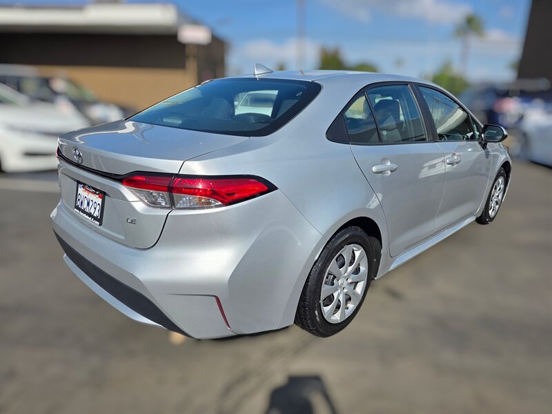 Used 2021 Toyota Corolla LE FWD image 5