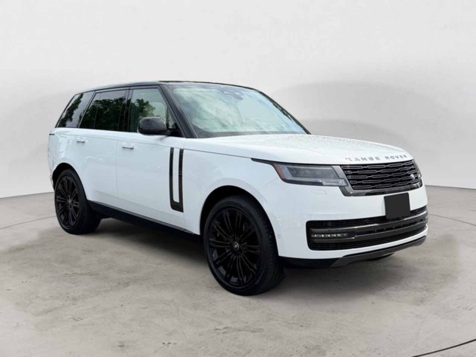 Certified 2025 Land Rover Range Rover SE AWD/4WD image 2
