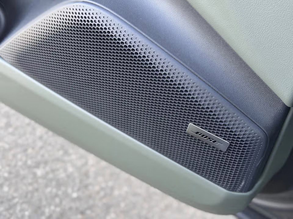 Certified 2025 Porsche Macan 4S Electric image 26