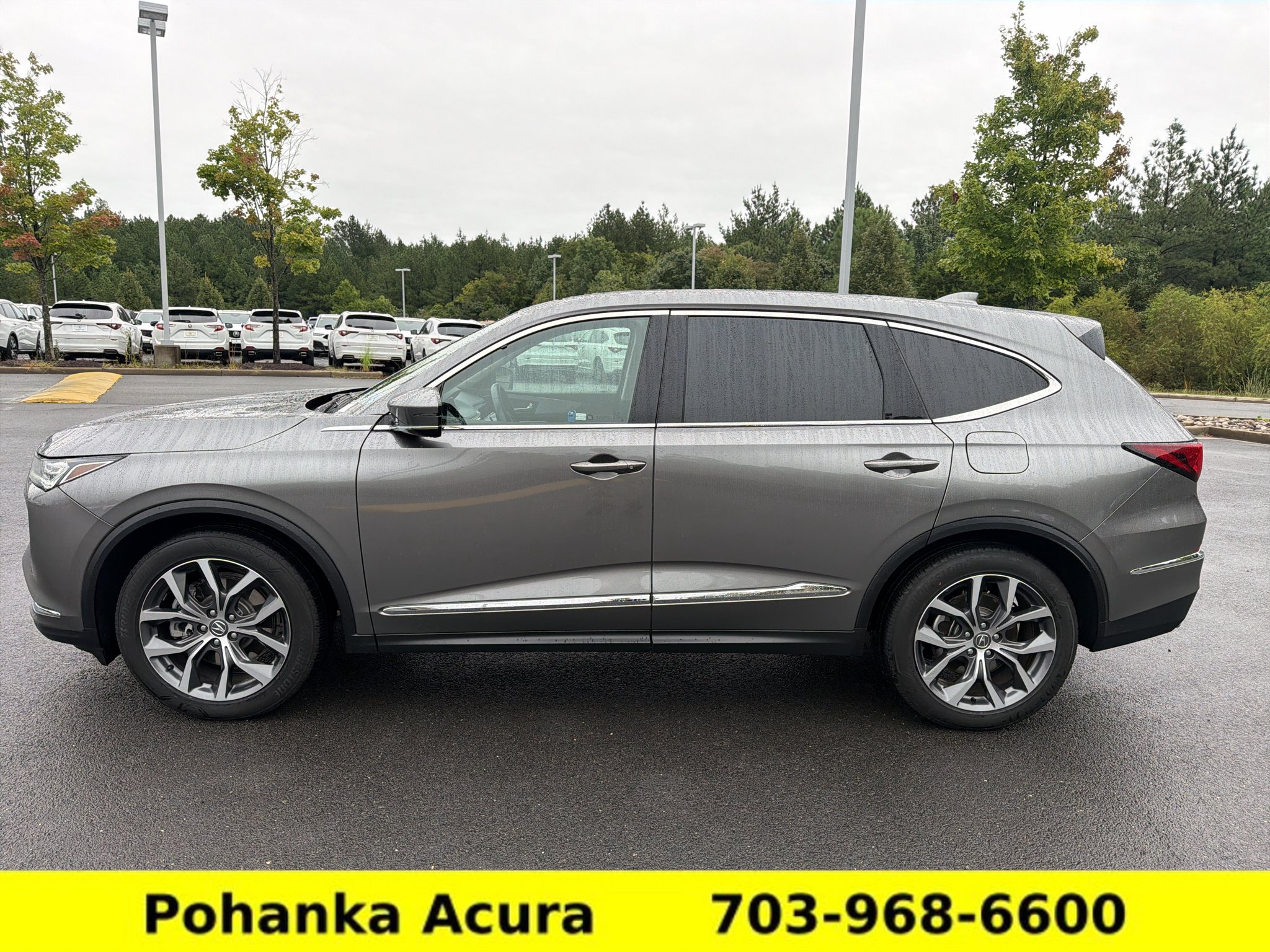 Used 2024 Acura MDX w/ Technology Package AWD/4WD image 4