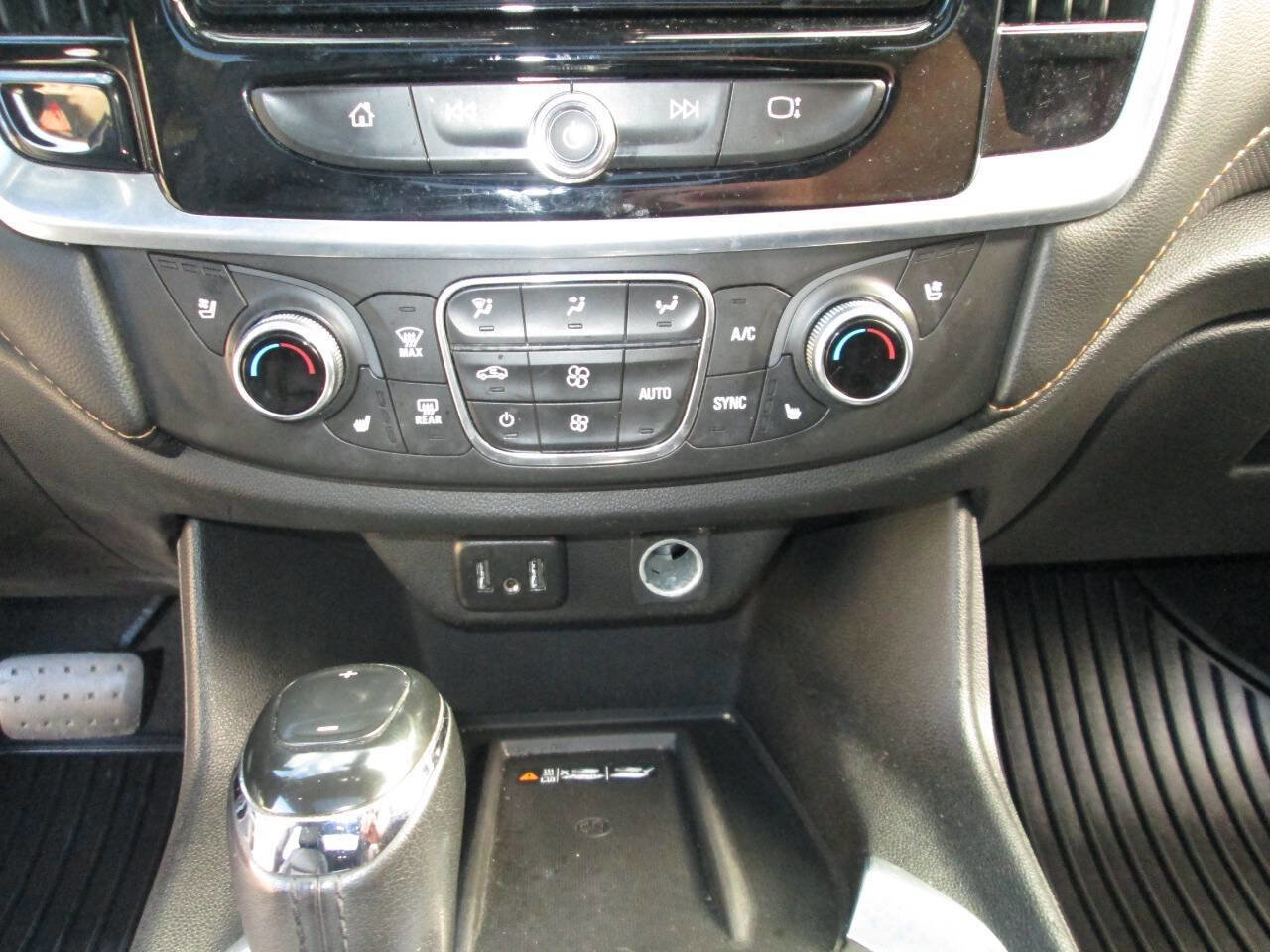Used 2019 Chevrolet Traverse Premier w/ Redline Edition image 28