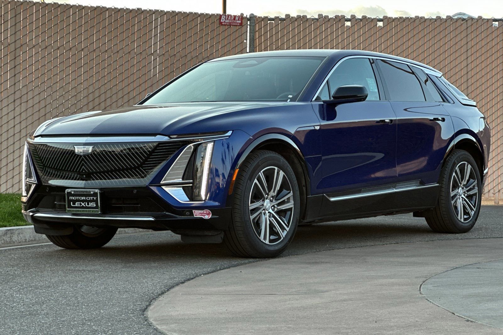 Used 2024 Cadillac Lyriq Luxury image 8