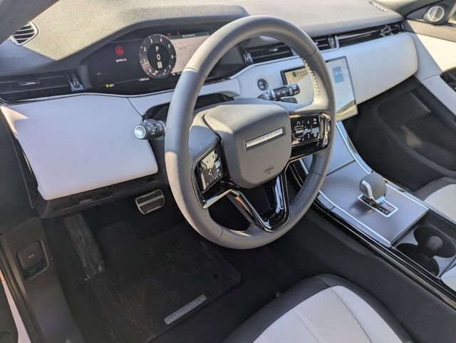 Used 2026 Land Rover Range Rover Evoque Dynamic SE AWD/4WD image 7