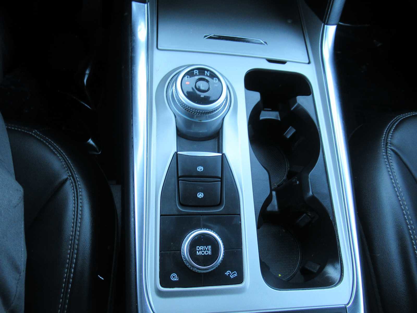 Used 2023 Ford Explorer XLT w/ Equipment Group 202A image 24