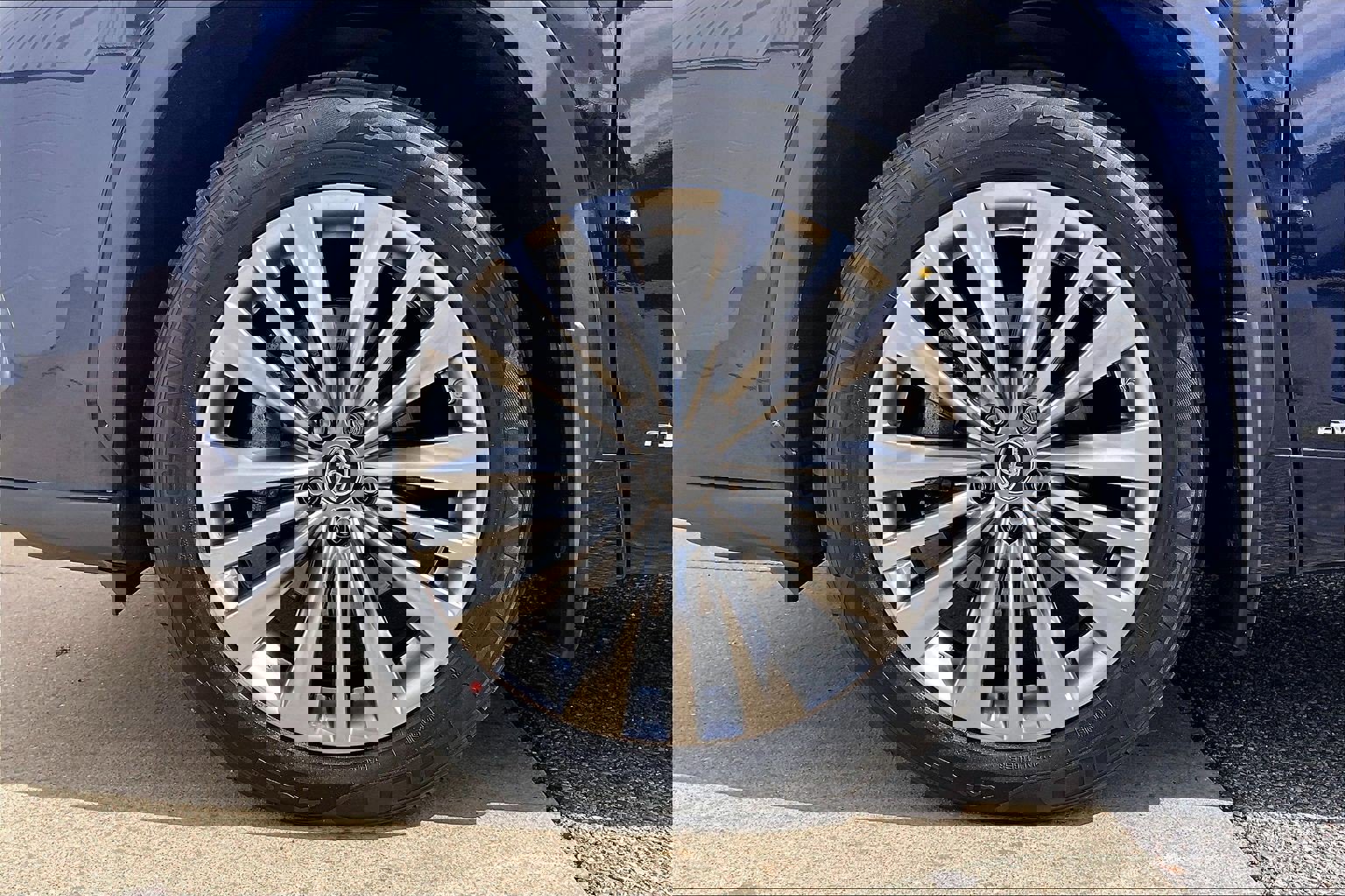 Used 2023 Toyota Highlander Platinum image 11