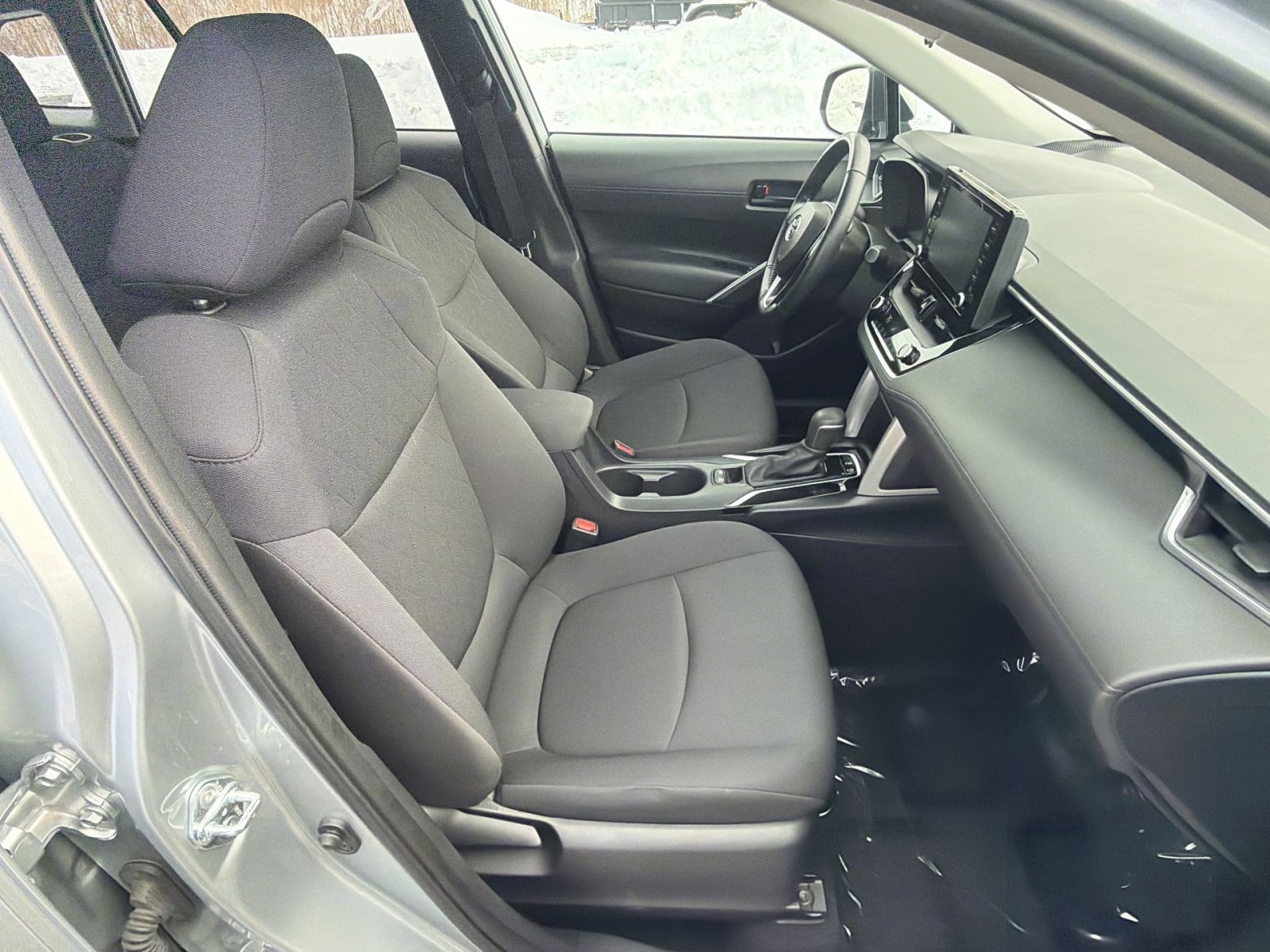 Used 2022 Toyota Corolla Cross LE image 25