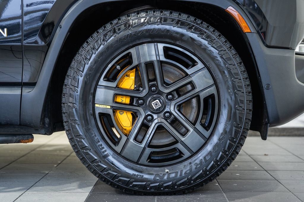 Used 2022 Rivian R1T Adventure image 16