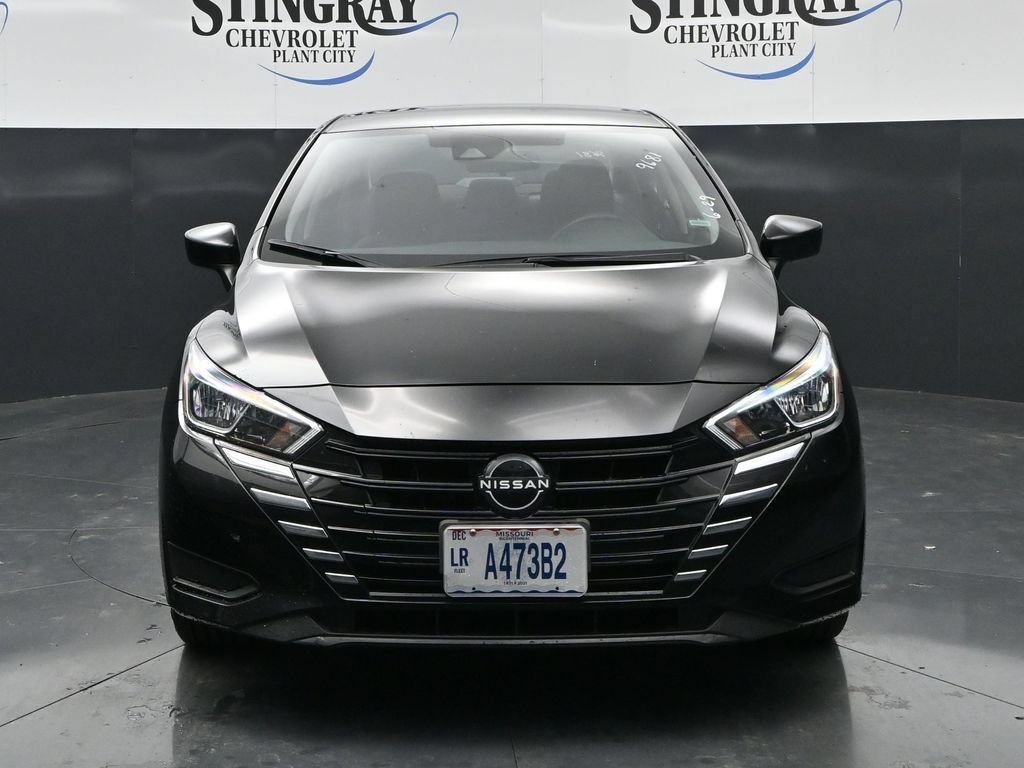 Used 2024 Nissan Versa SV FWD image 2