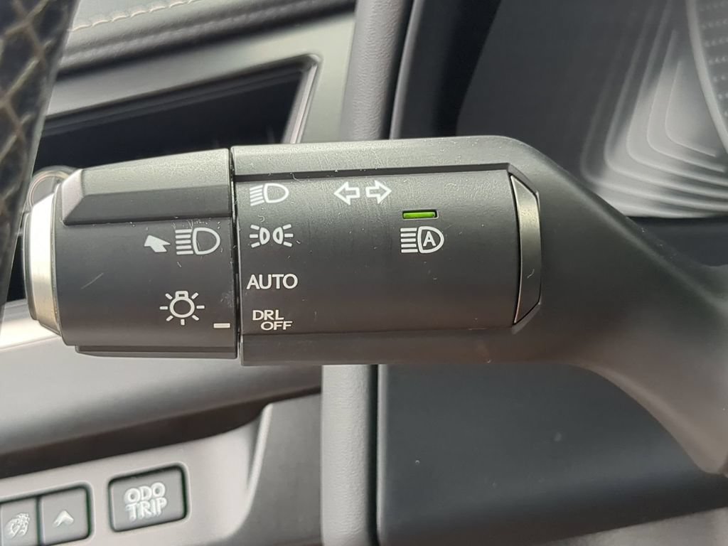 Used 2022 Lexus UX 200 w/ Accessory Package (Z2) FWD image 25
