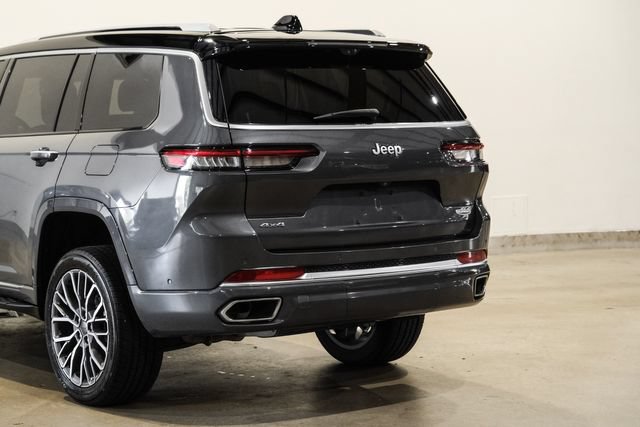 Used 2023 Jeep Grand Cherokee L Summit AWD/4WD image 36