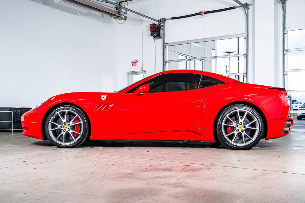Used 2010 Ferrari California image 8