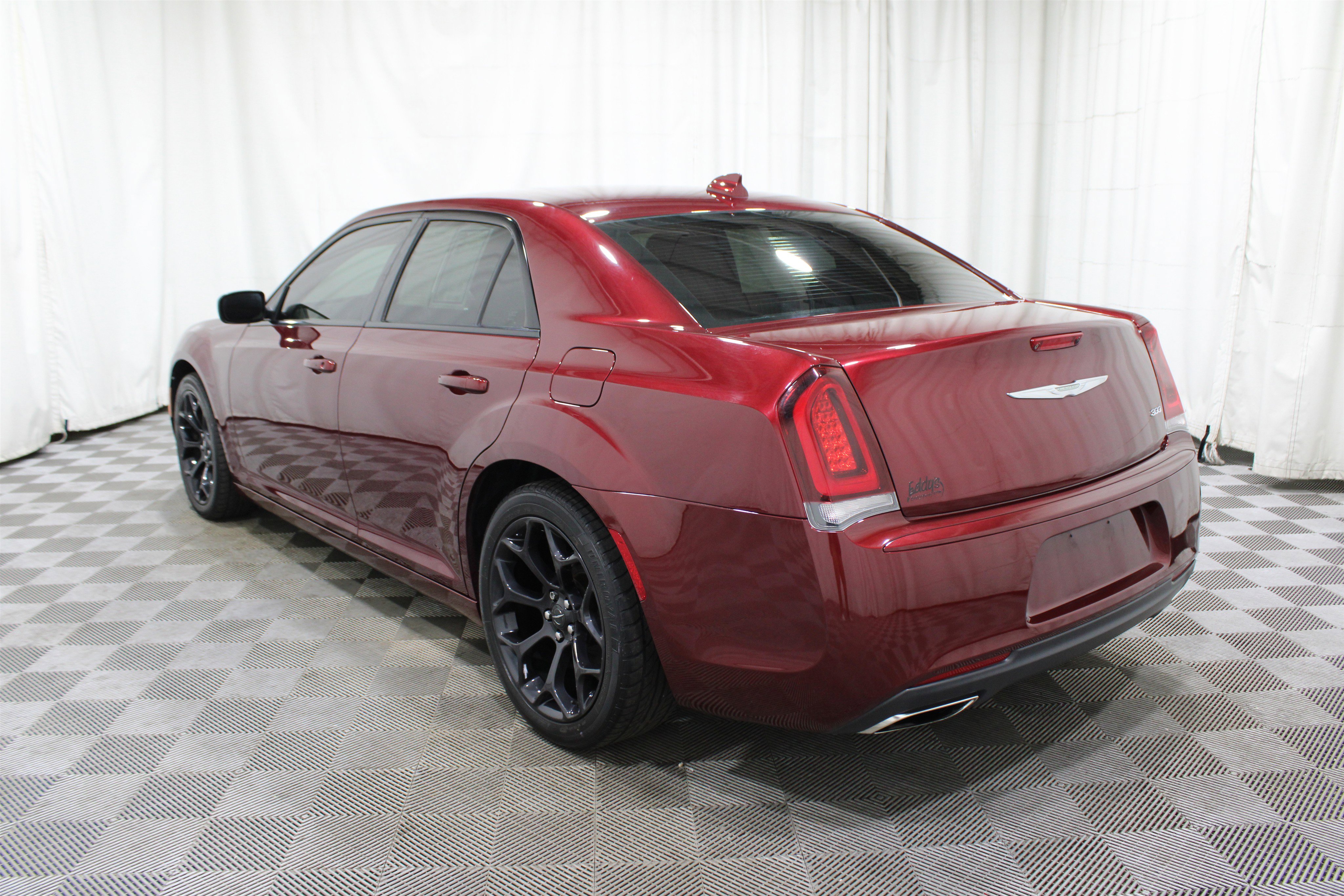 Used 2019 Chrysler 300 Touring w/ Sport Appearance Package image 33