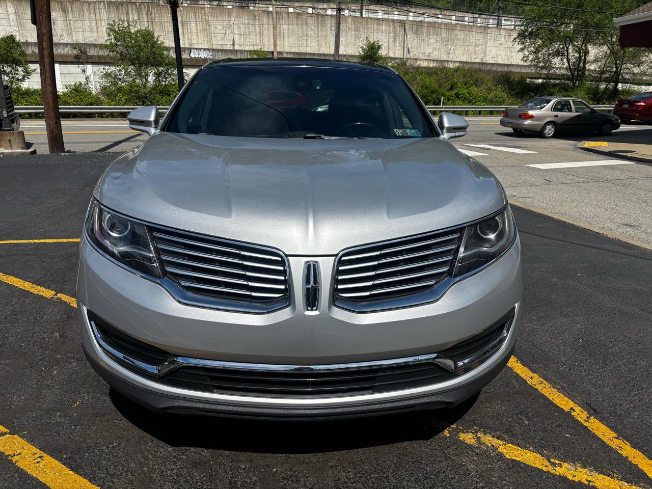 Used 2018 Lincoln MKX Reserve w/ Lincoln MKX Climate Package AWD/4WD image 2