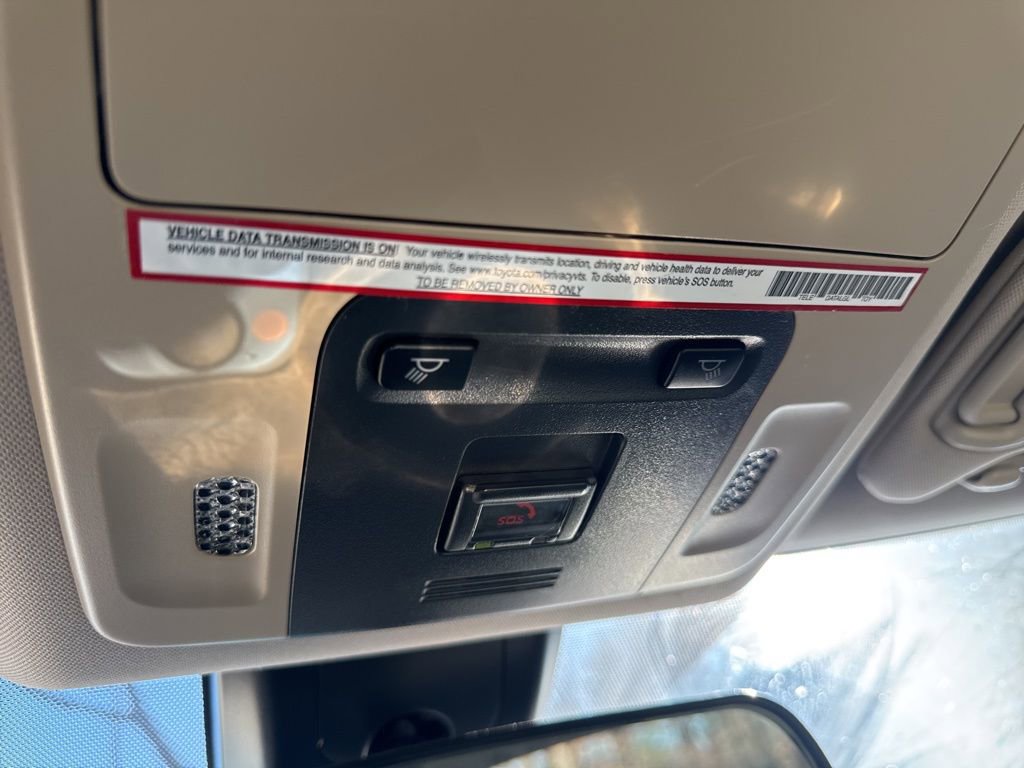 Used 2021 Toyota Camry LE image 9