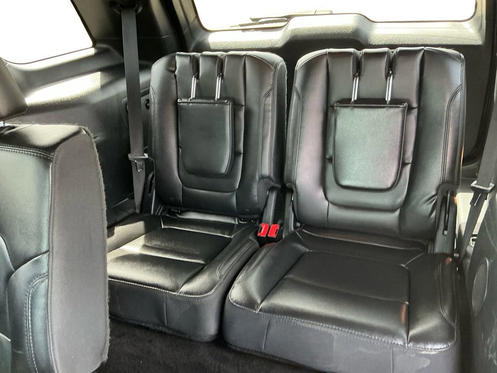 Used 2017 Ford Explorer XLT w/ Equipment Group 202A image 21
