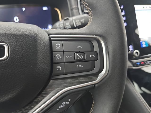 Used 2024 Jeep Wagoneer Series II w/ Flexible Seating Group image 29