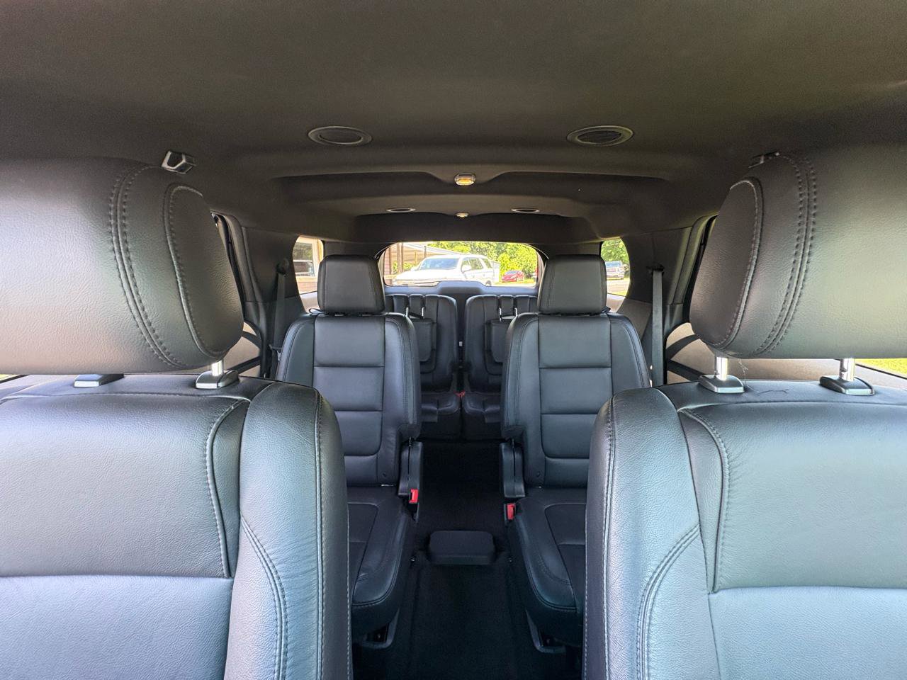Used 2015 Ford Explorer XLT w/ Equipment Group 202B FWD image 26