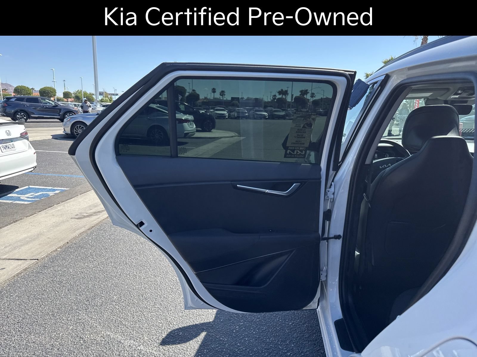 Certified 2025 Kia Niro EX Touring FWD image 22