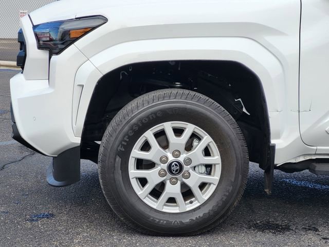 Used 2024 Toyota Tacoma SR5 AWD/4WD image 10
