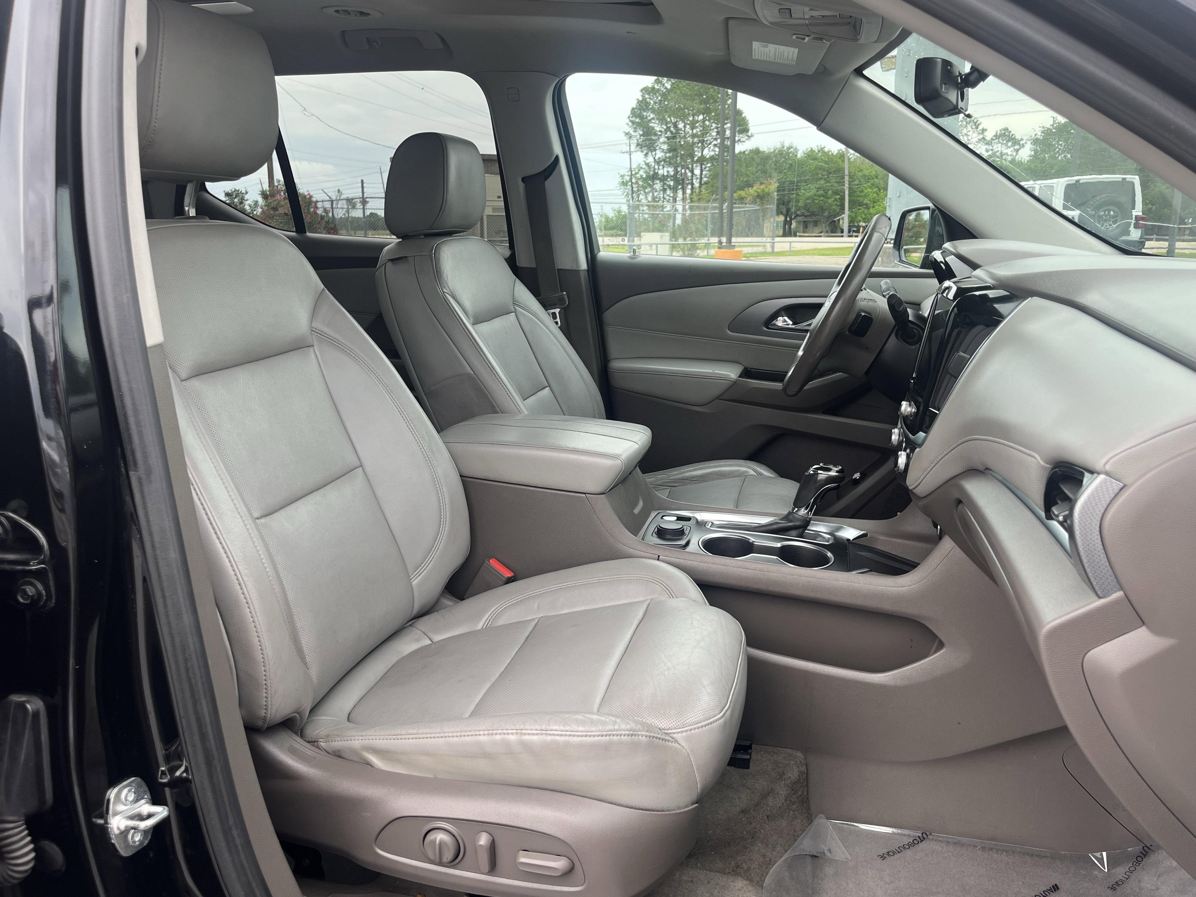 Used 2018 Chevrolet Traverse Premier w/ Driver Confidence II Package FWD image 29