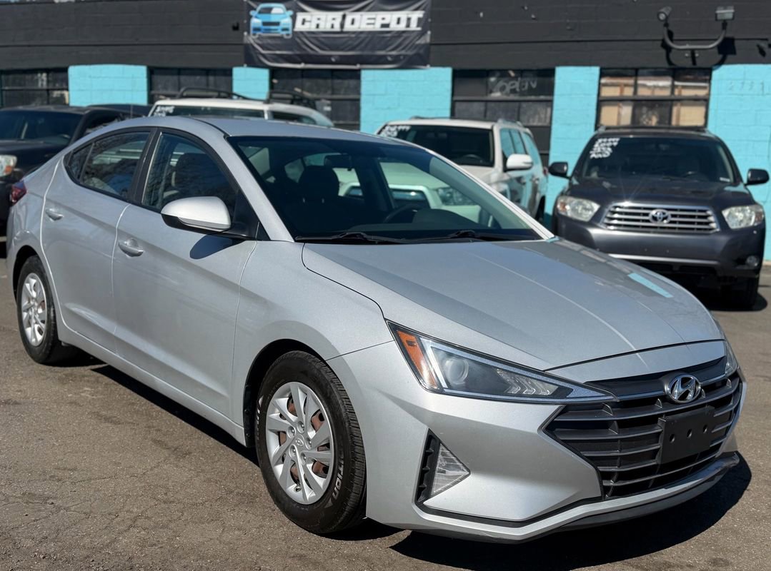 Used 2019 Hyundai Elantra SE FWD image 1