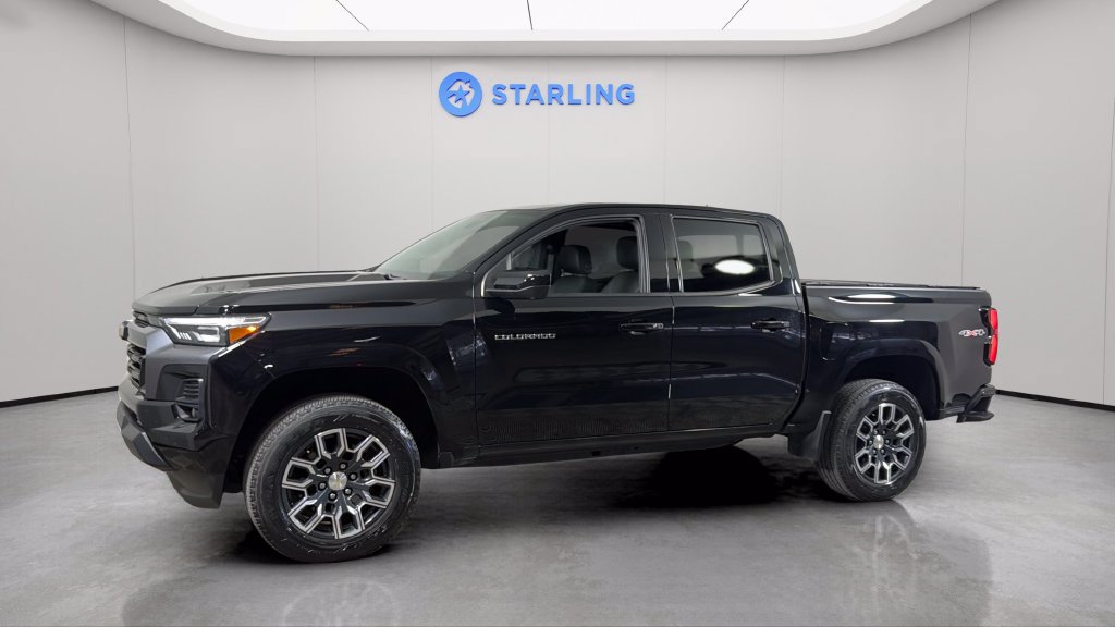 Certified 2023 Chevrolet Colorado LT w/ LT Convenience Package III AWD/4WD image 2