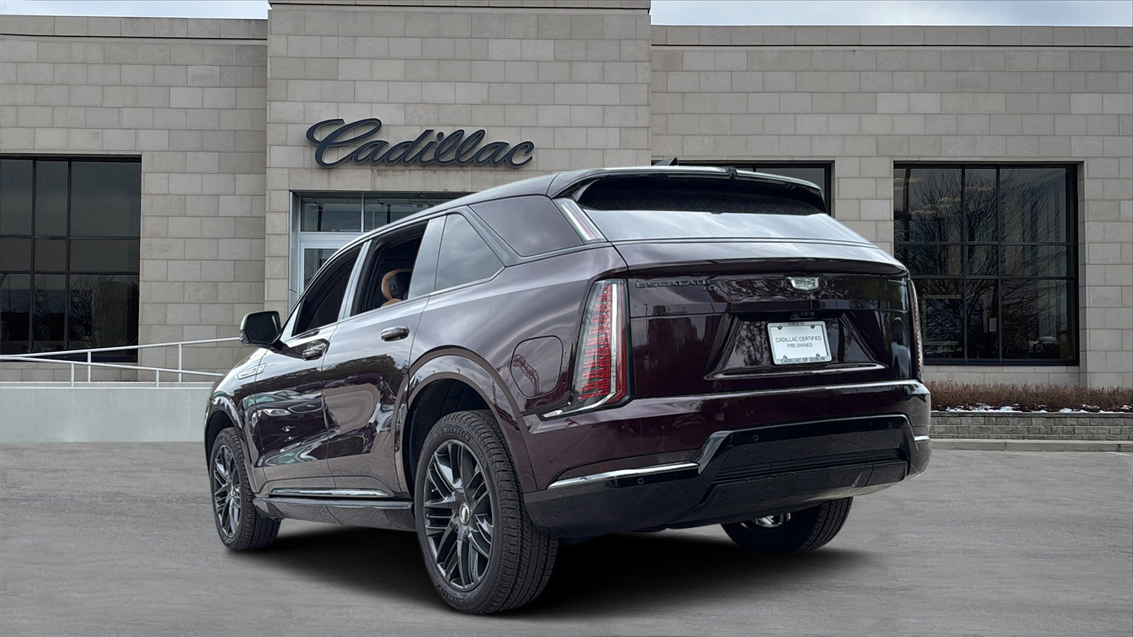 Certified 2026 Cadillac Escalade IQ Sport 2 w/ LPO, ONYX Package AWD/4WD image 4