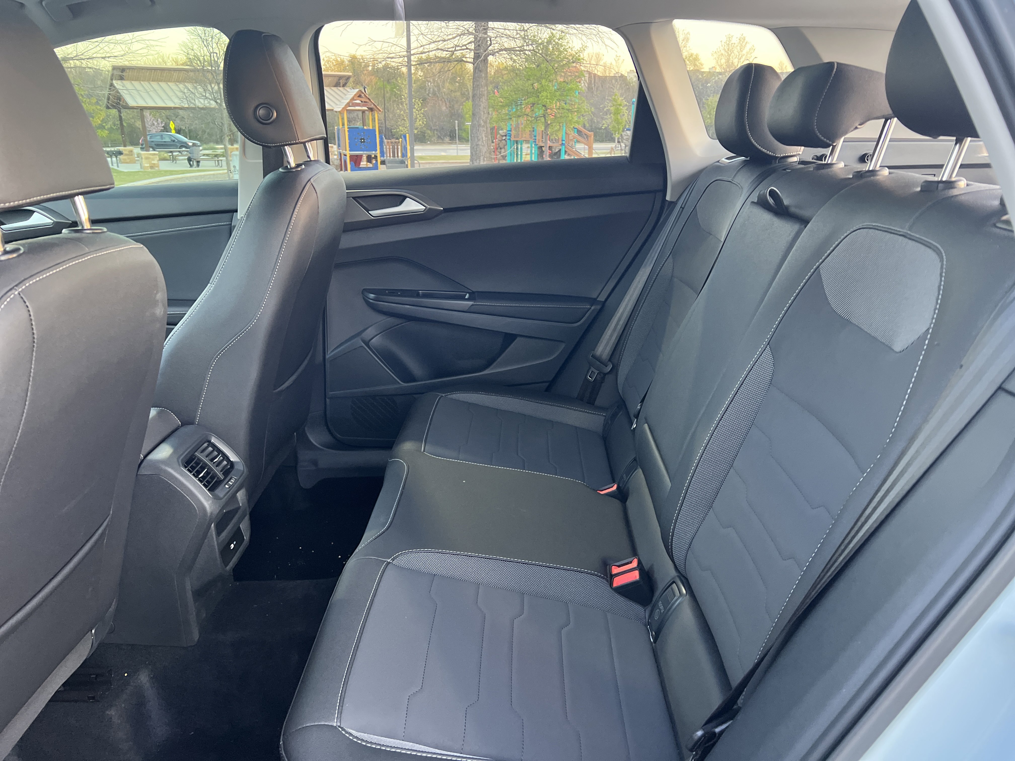 Used 2025 Volkswagen Taos SE image 30