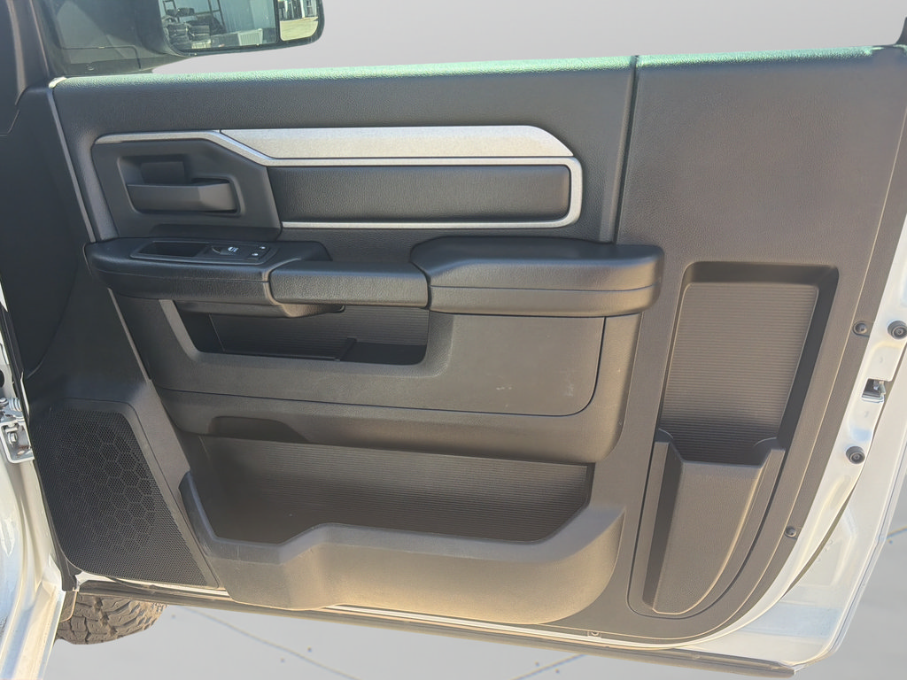 Used 2022 RAM 3500 Tradesman AWD/4WD image 9