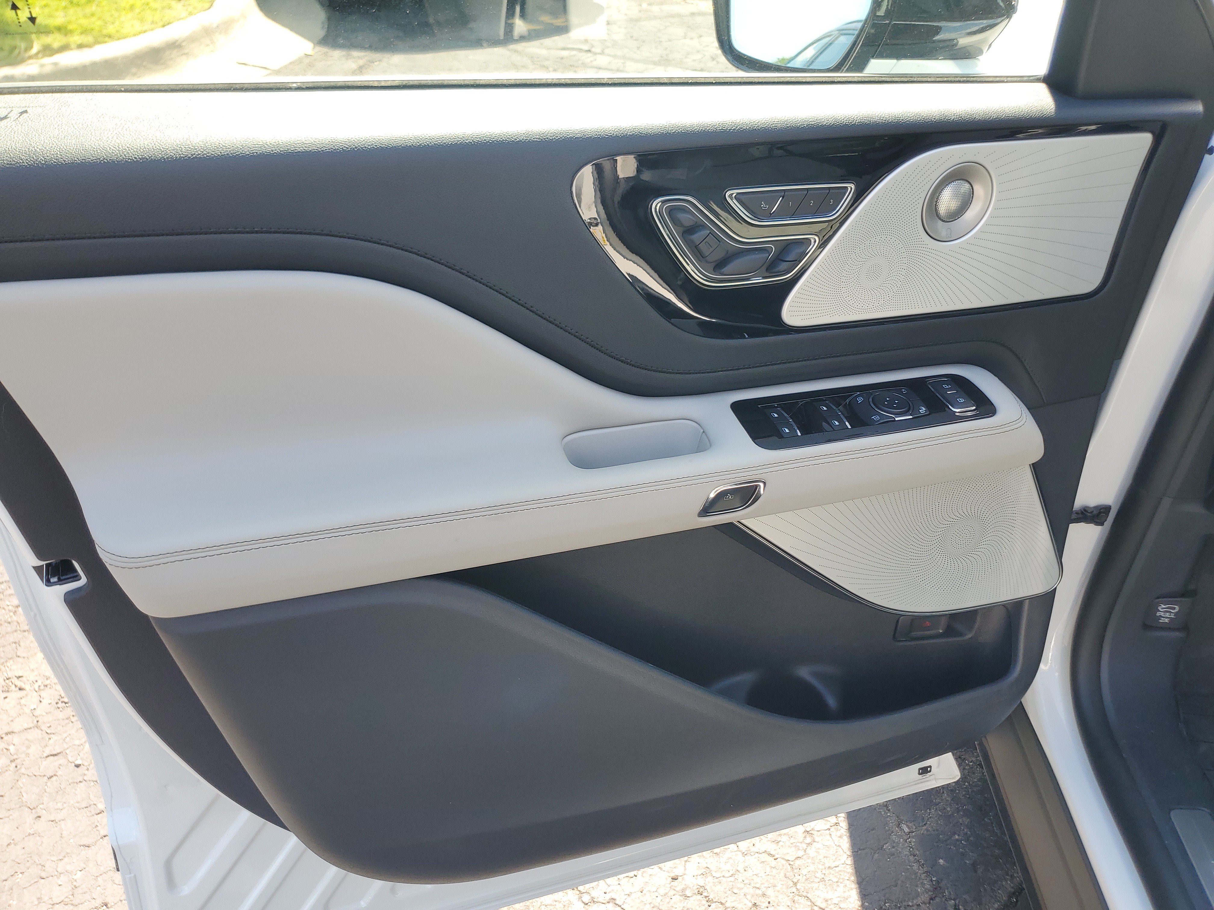 New 2026 Lincoln Aviator Reserve AWD/4WD image 8