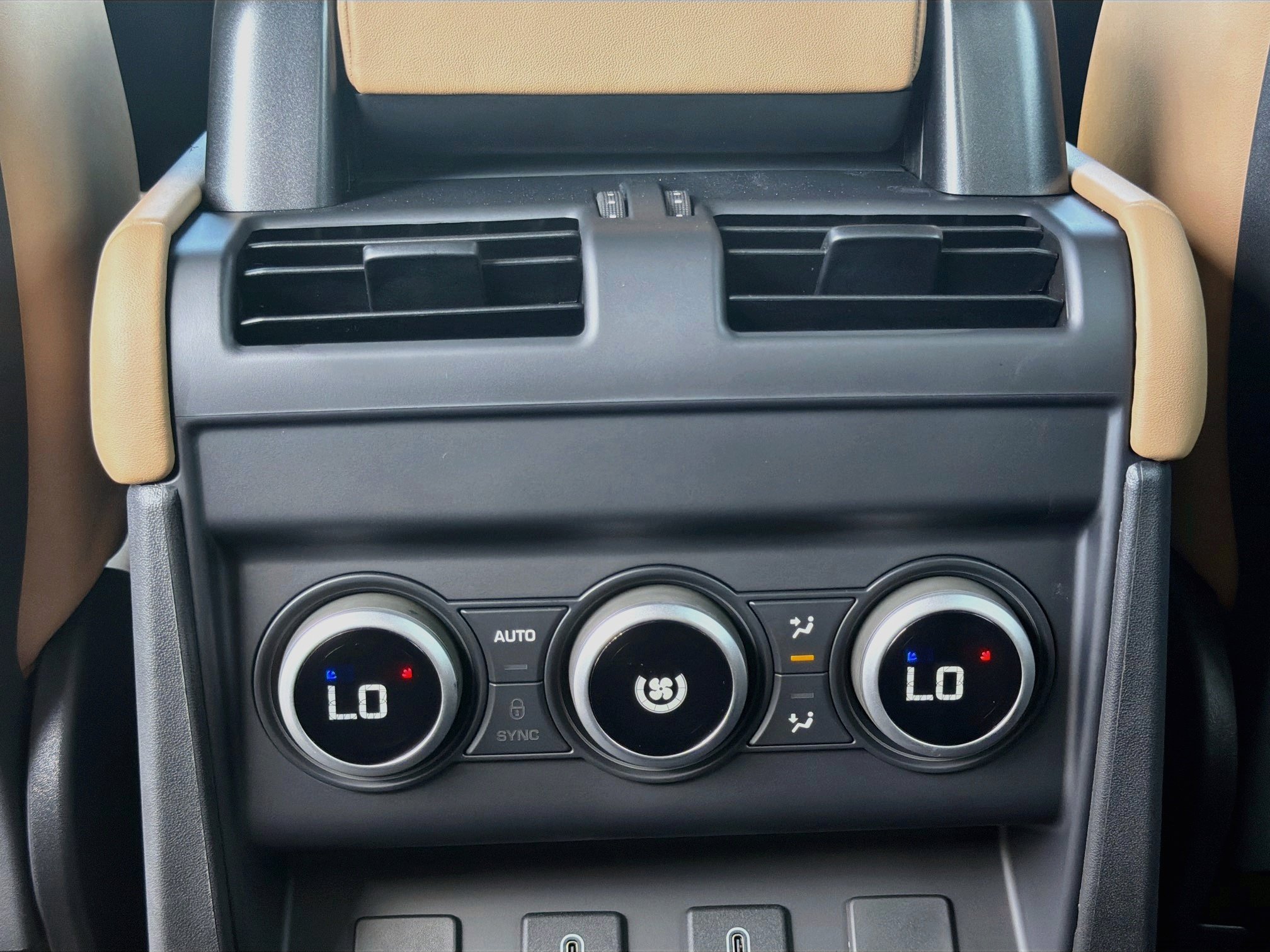 New 2026 Land Rover Defender 110 X-Dynamic SE AWD/4WD image 20