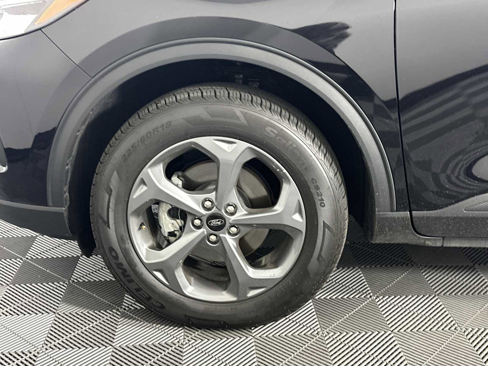 Used 2025 Ford Escape ST-Line AWD/4WD image 11