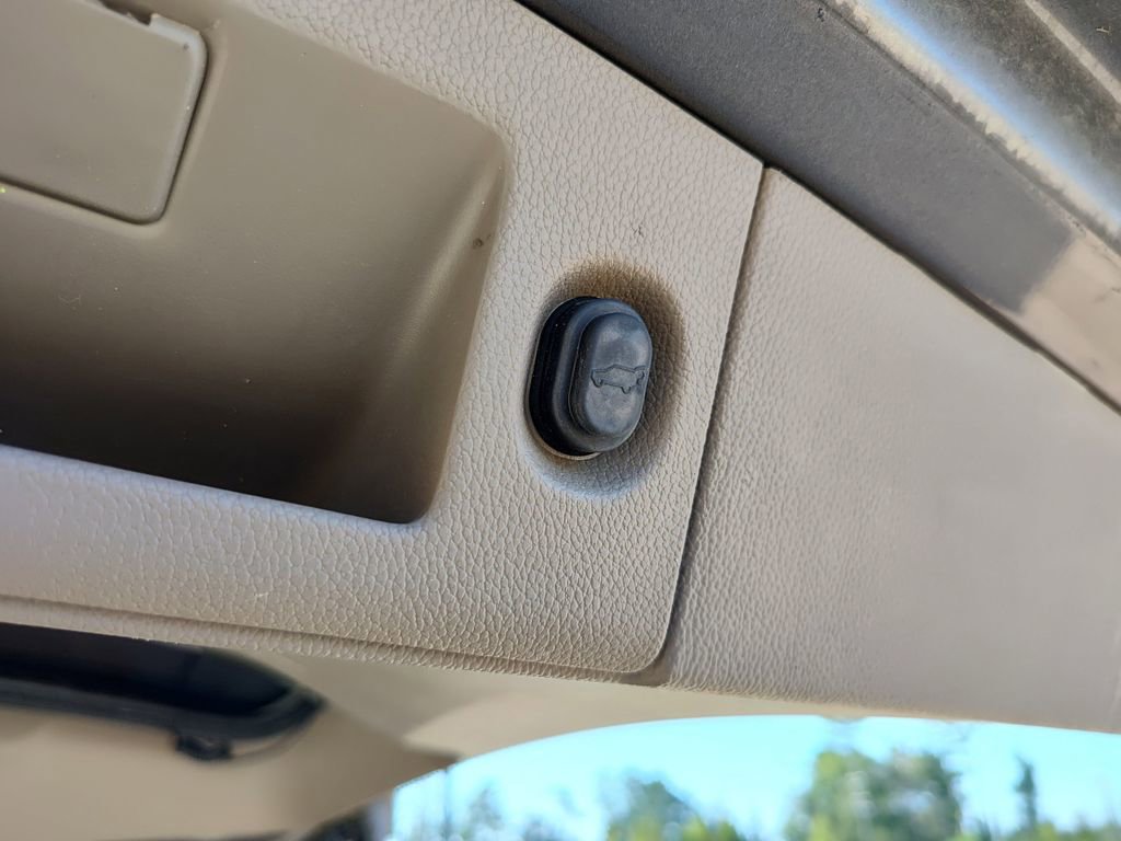 Used 2016 GMC Yukon XL SLT w/ Premium Edition image 9