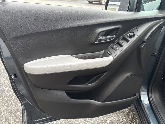 Certified 2022 Chevrolet Trax LT w/ LT Convenience Package image 15