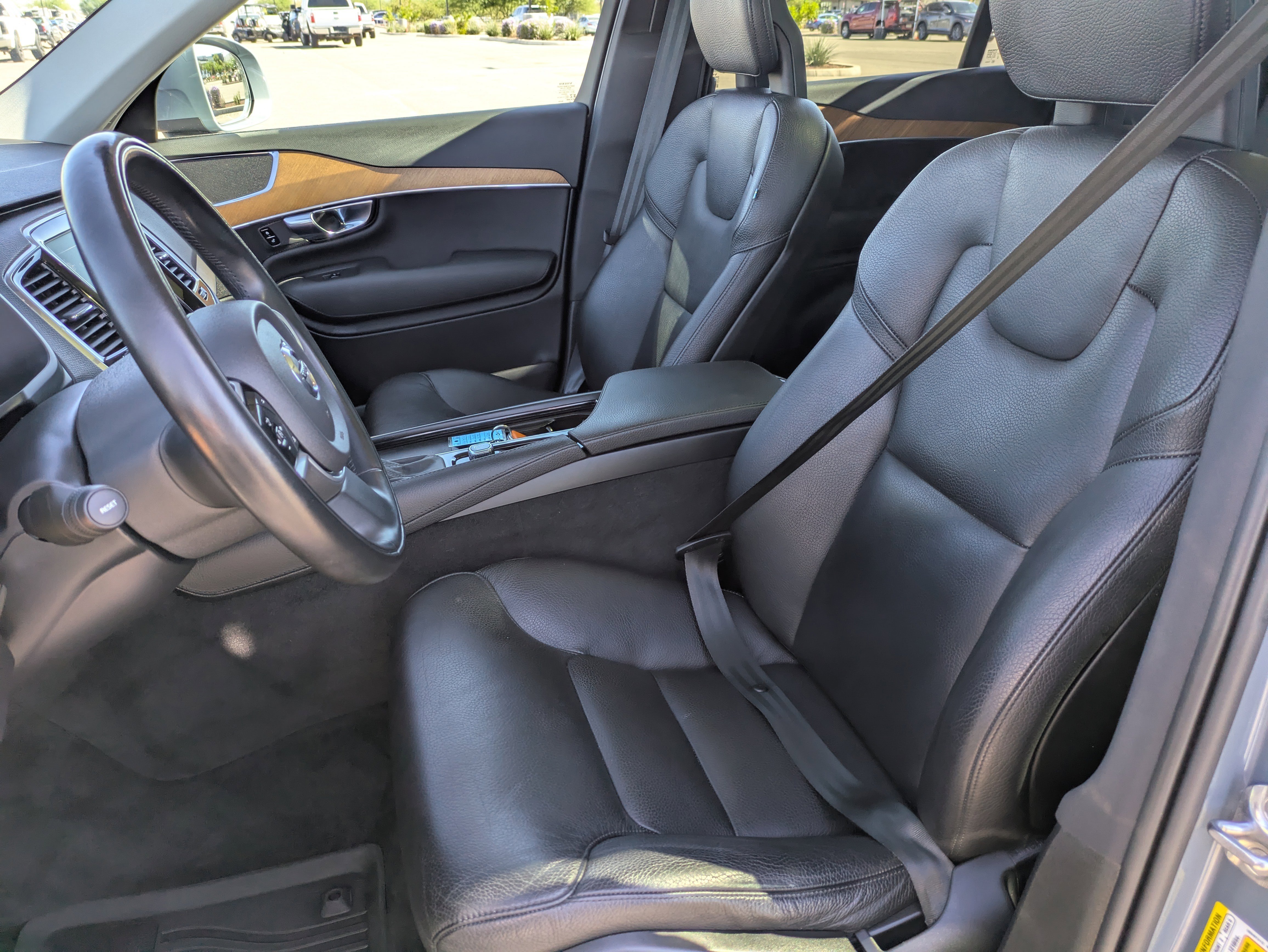 Used 2022 Volvo XC90 T5 Momentum w/ Advanced Package image 27