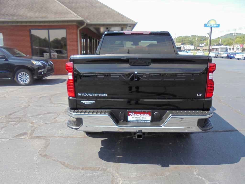 Used 2022 Chevrolet Silverado 1500 LT image 4