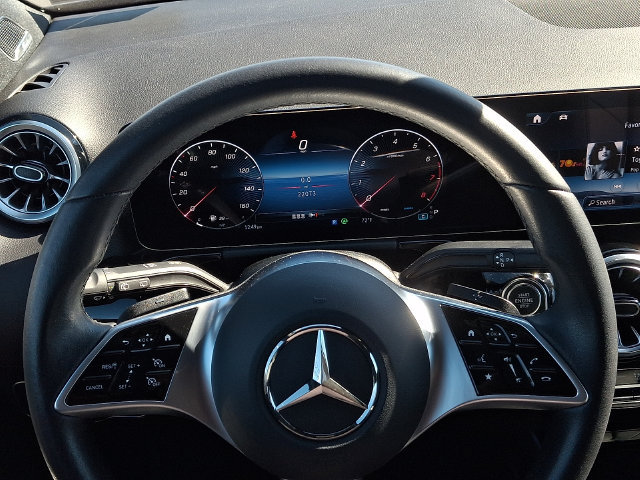 Used 2025 Mercedes-Benz GLA 250 4MATIC image 19