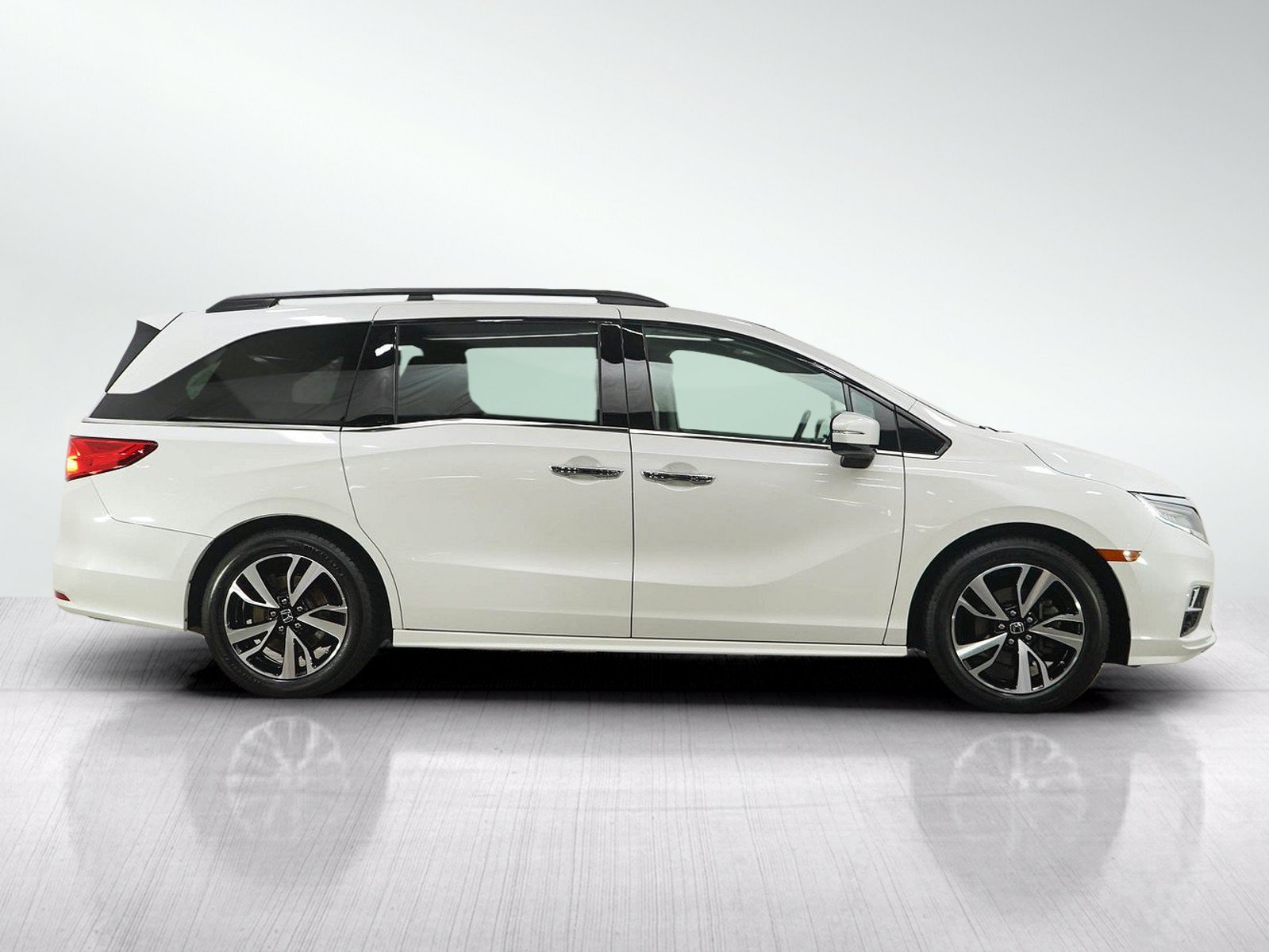 Used 2020 Honda Odyssey Elite image 6