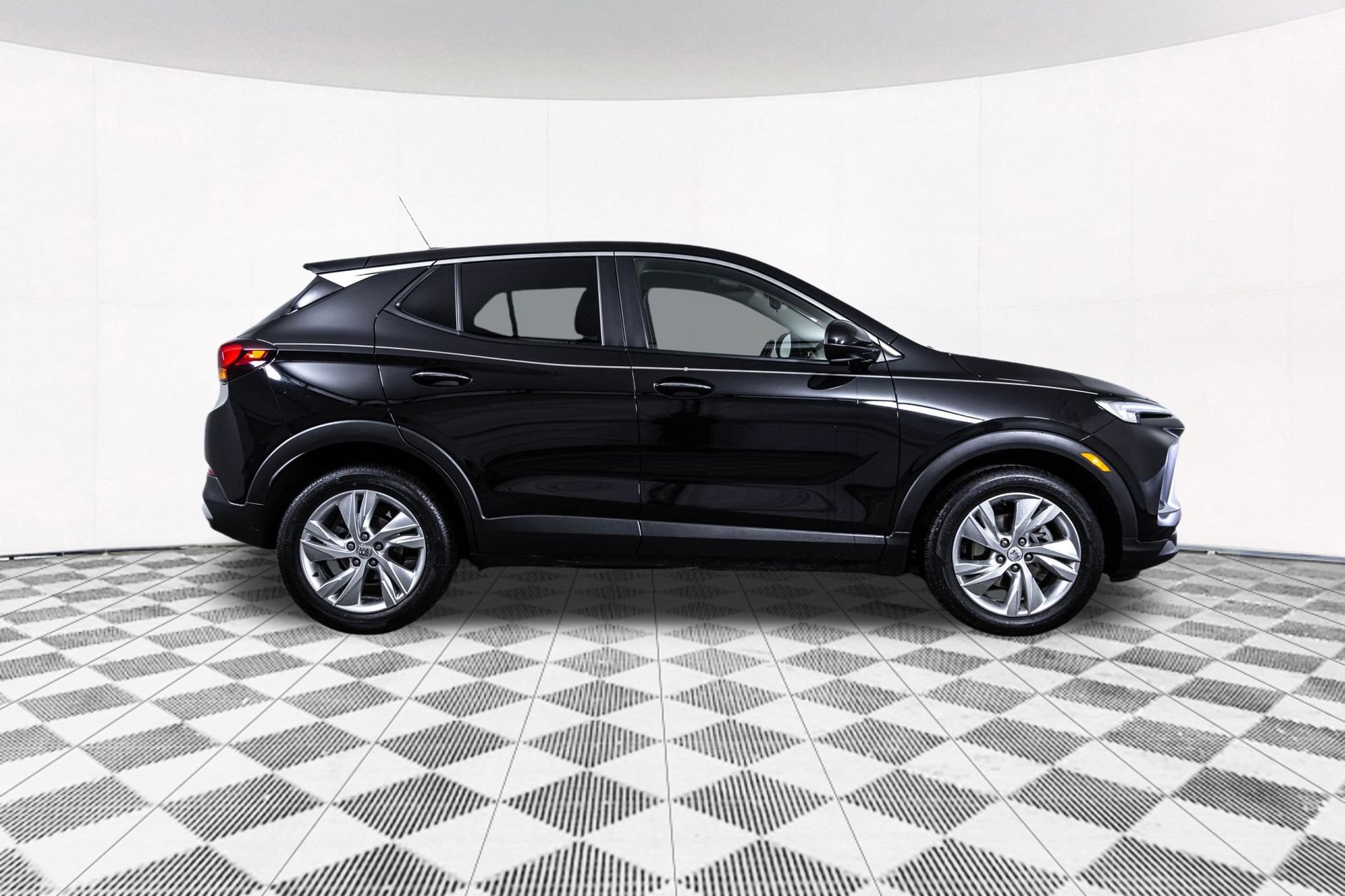 Used 2024 Buick Encore GX Preferred w/ Comfort Package FWD image 20