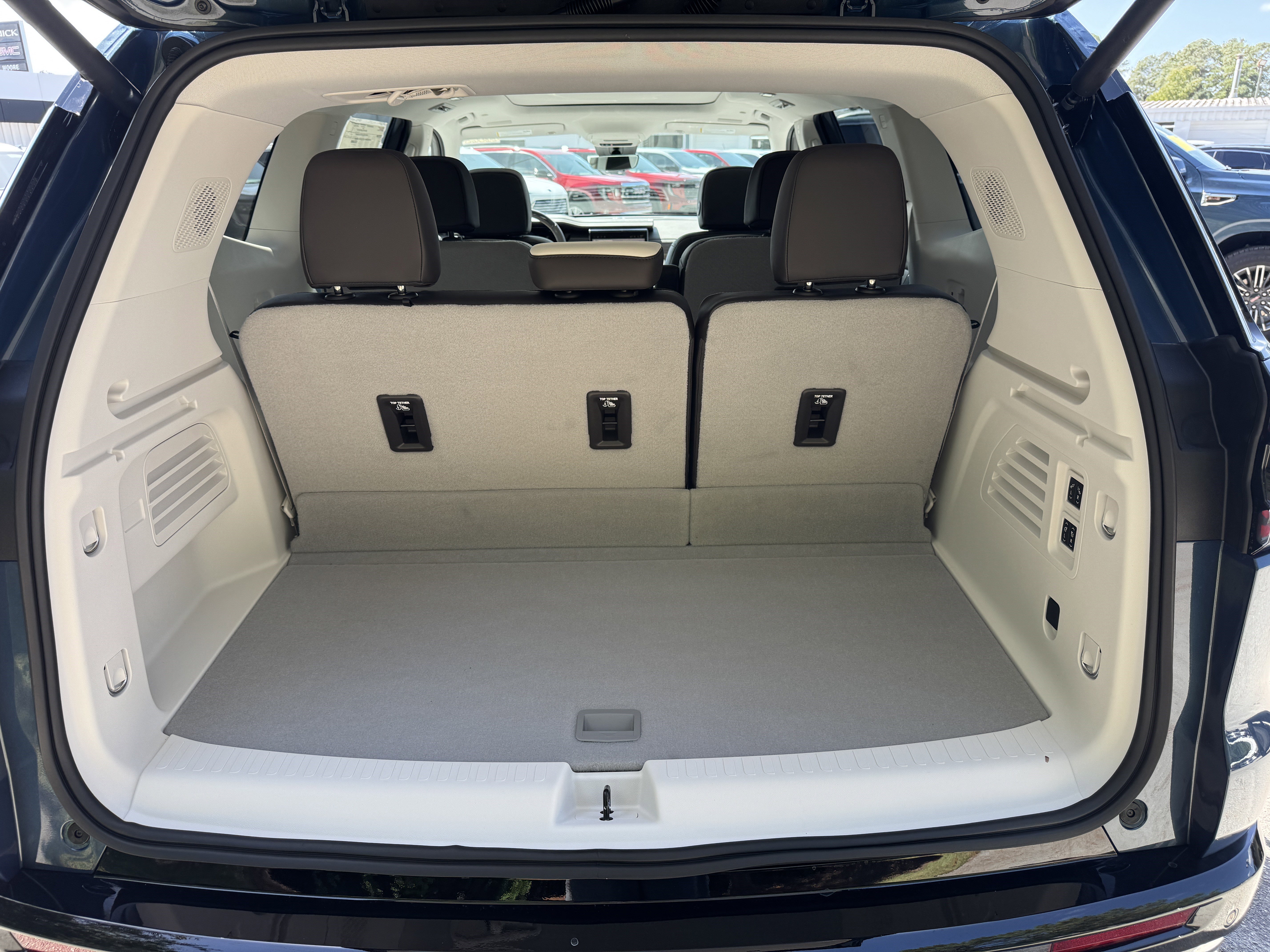 New 2026 GMC Acadia Denali w/ Super Cruise Package image 5
