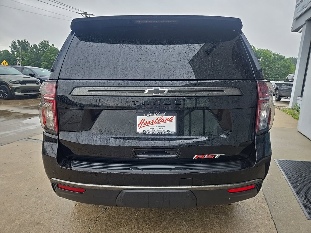 Used 2021 Chevrolet Tahoe RST w/ Luxury Package AWD/4WD image 11
