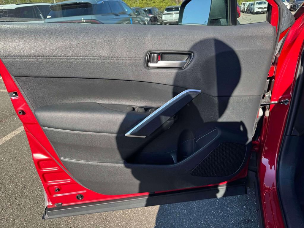 Used 2023 Toyota Corolla Cross XLE w/ Convenience Package AWD/4WD image 18