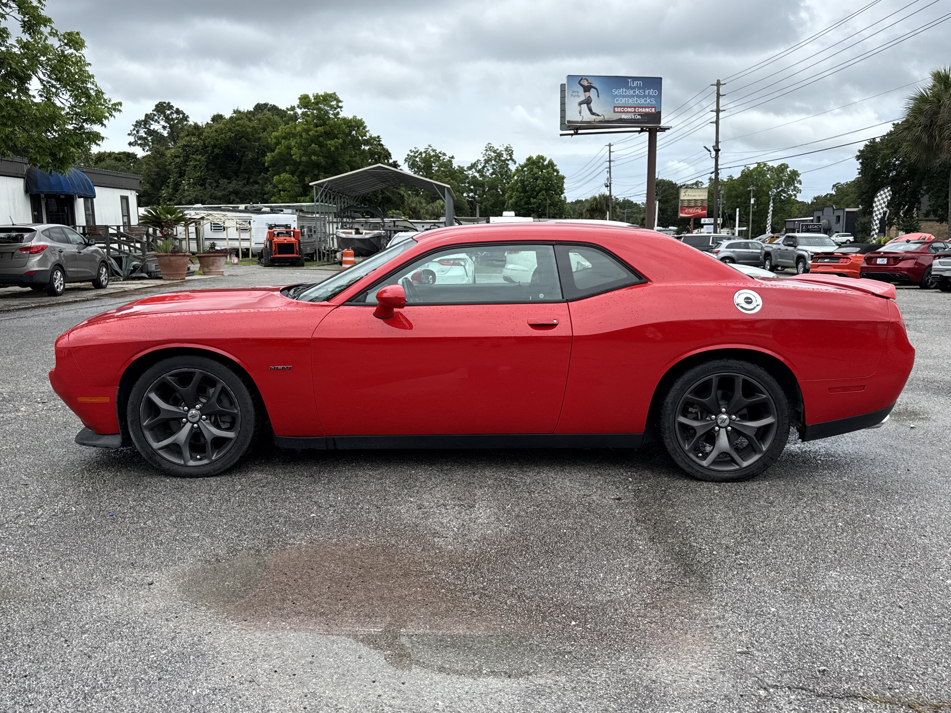 Used 2019 Dodge Challenger R/T RWD image 3
