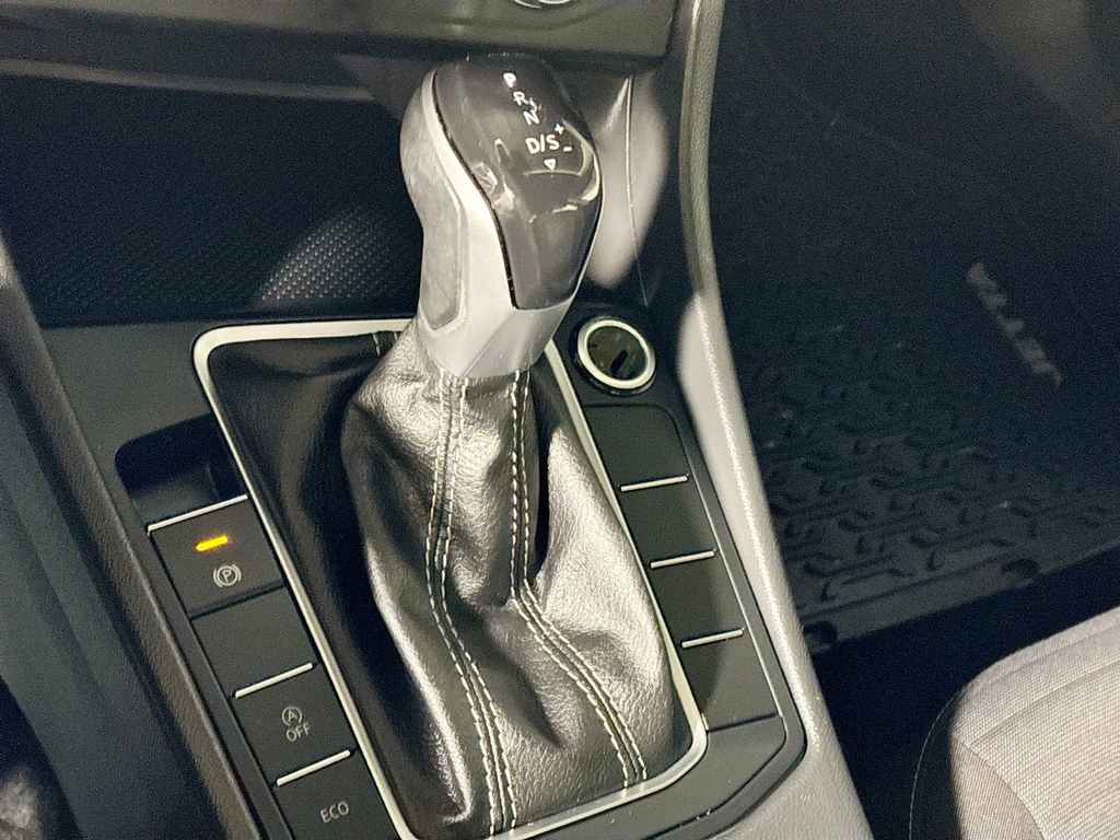 Certified 2022 Volkswagen Jetta S image 17