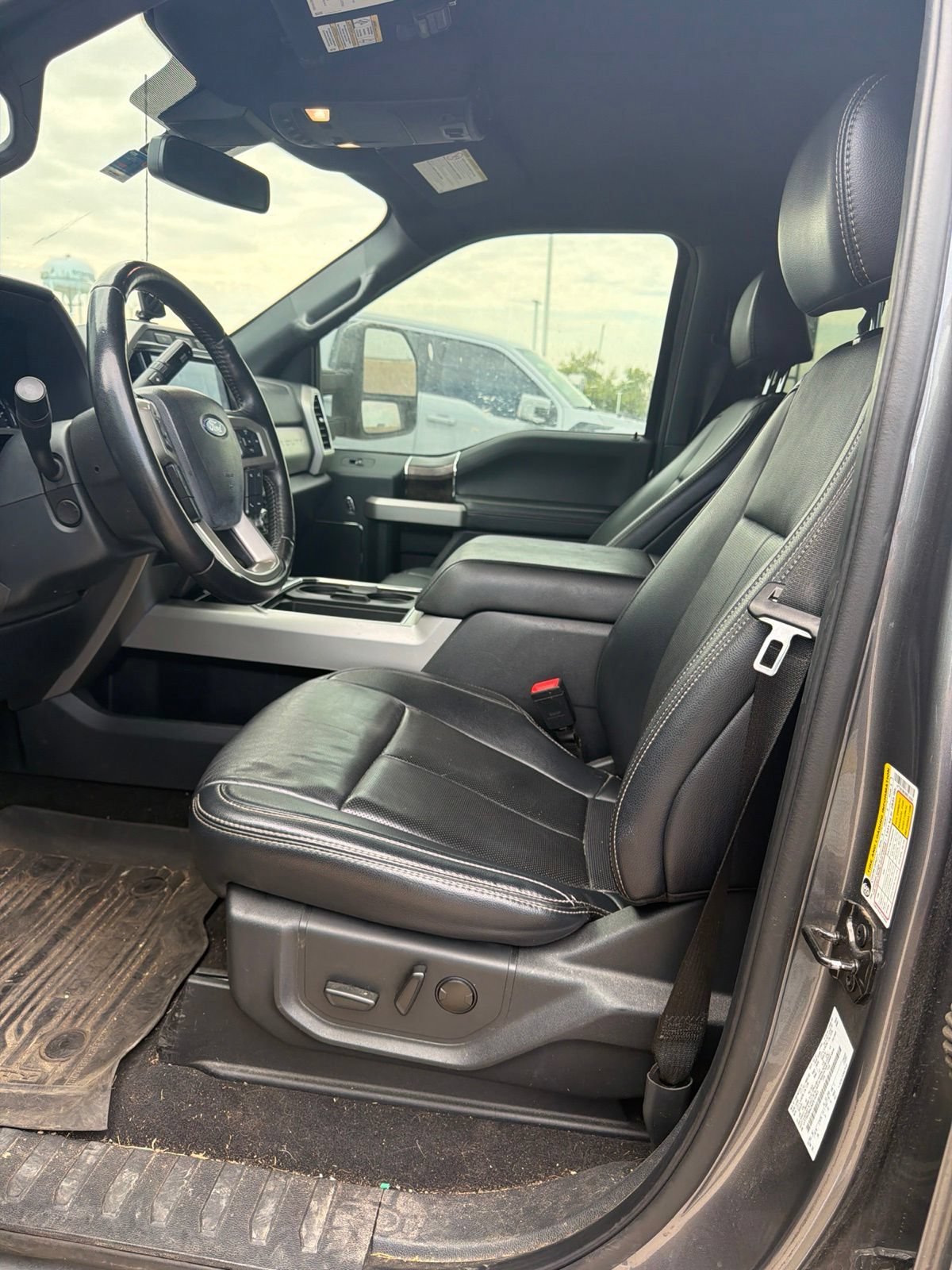 Used 2022 Ford F250 Lariat w/ Lariat Ultimate Package AWD/4WD image 9
