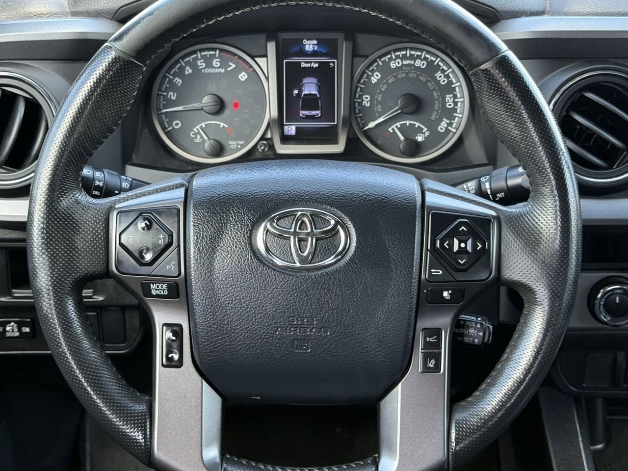 Used 2018 Toyota Tacoma TRD Off-Road AWD/4WD image 12