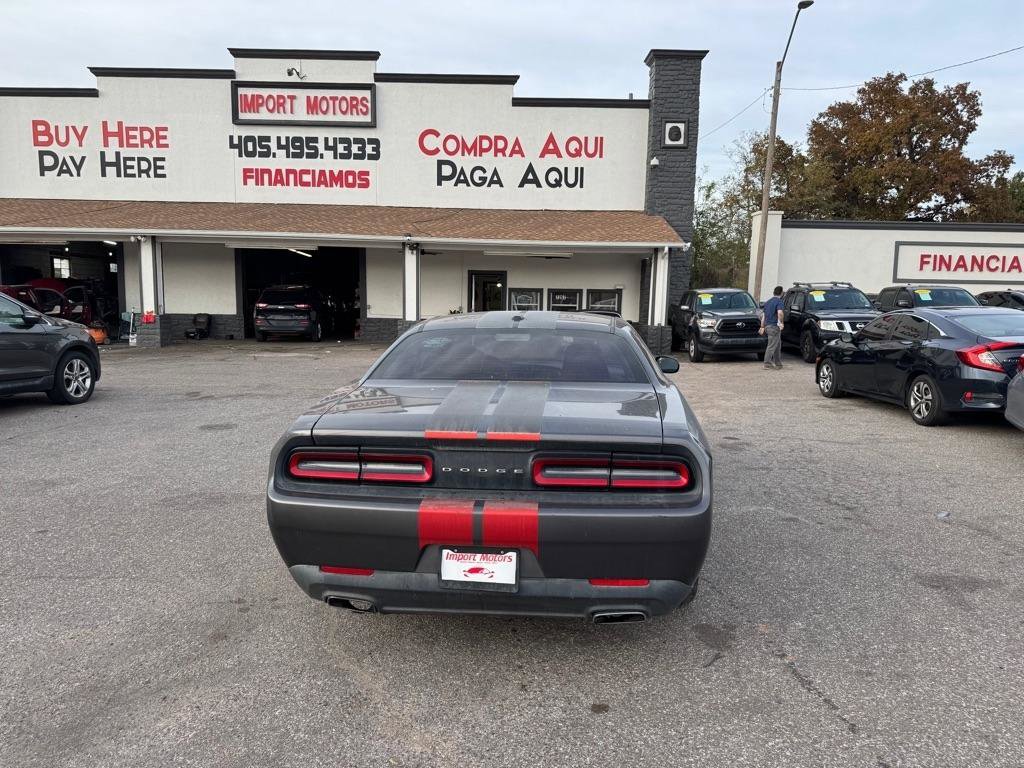 Used 2015 Dodge Challenger SXT image 6